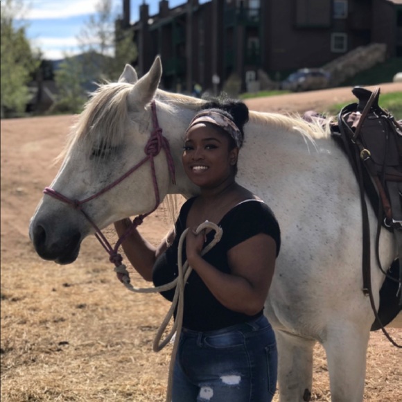 Meet your Posher, Princess - Picture 2 of 4